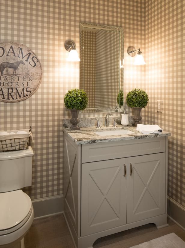 Ways to decorate a small bathroom