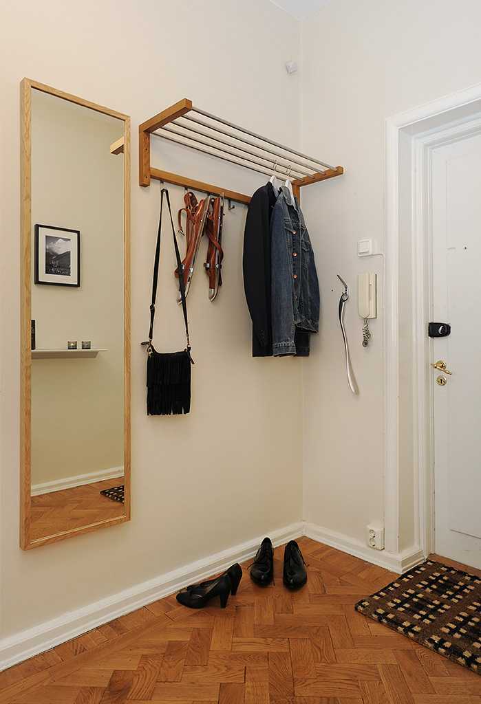 Ideas for decorating a small hallway