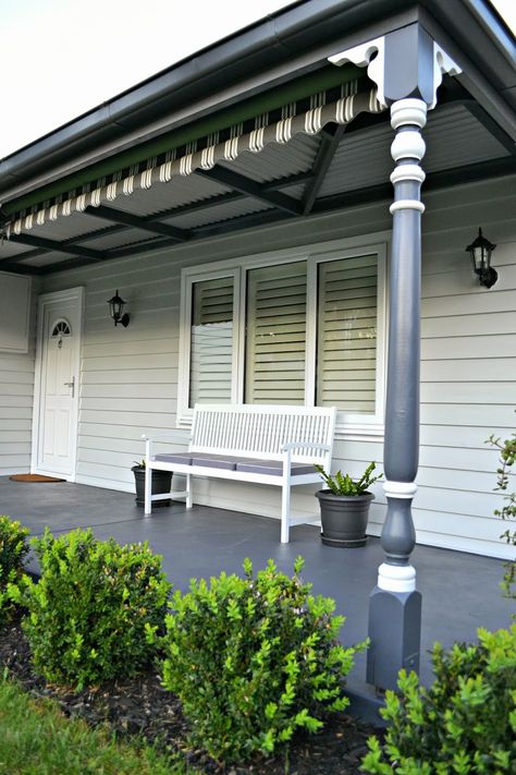 Front porch colors for white house