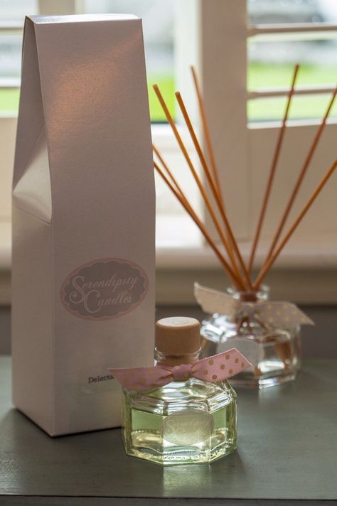 Fragrance reed diffusers