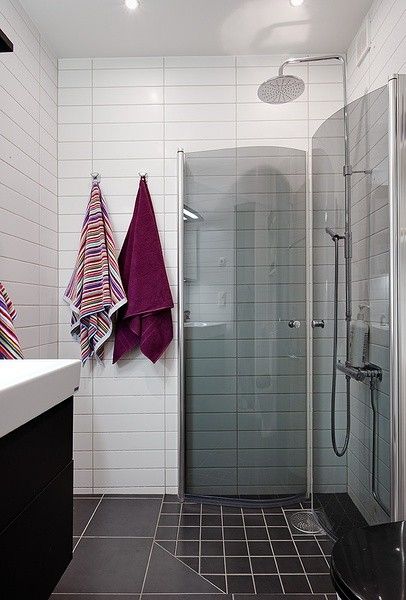 Storage for small showers