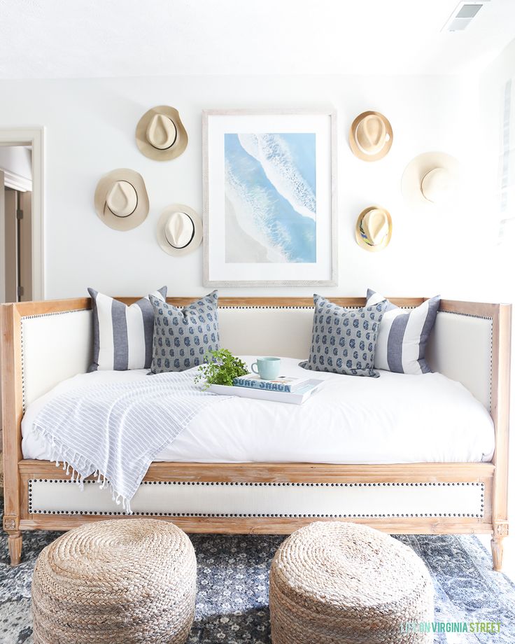 Coastal decorating bedroom