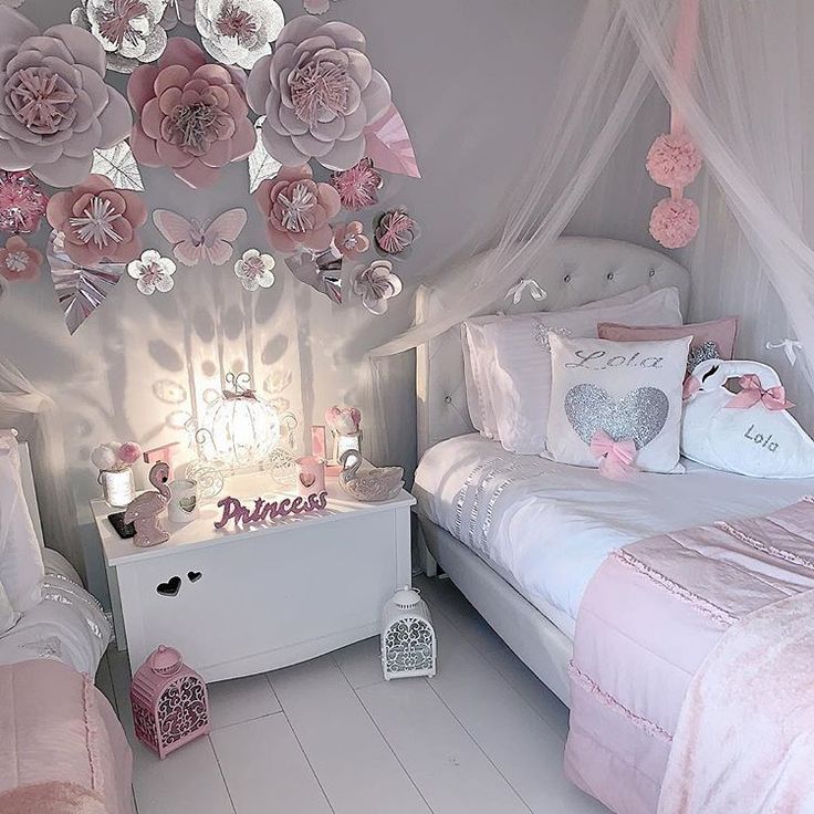 Pink decorated rooms
