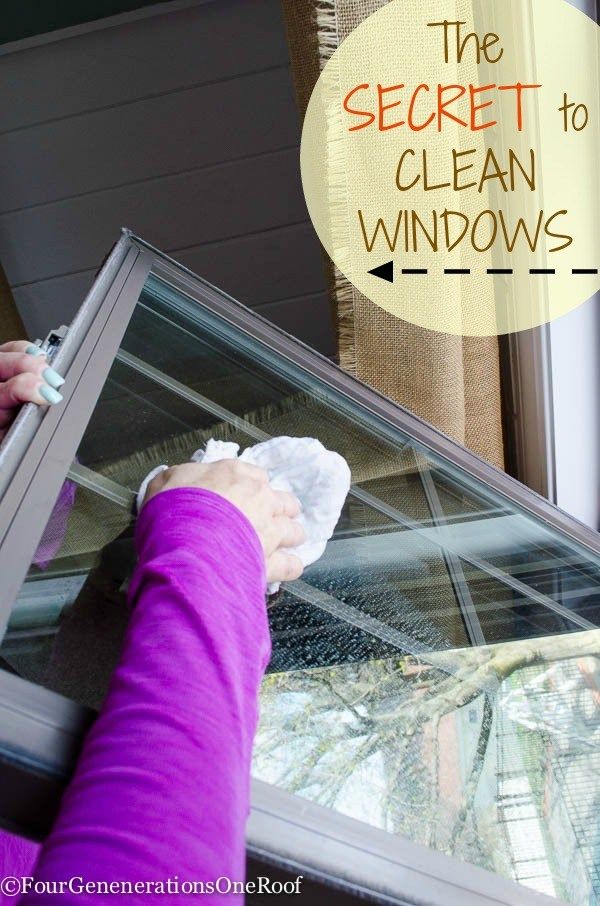 How to wash a window without streaks