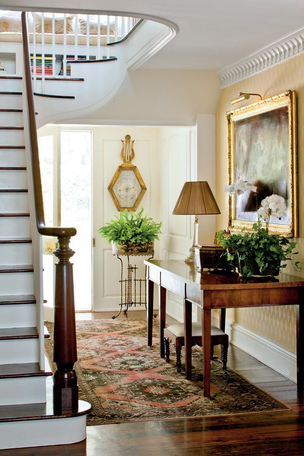 Decorating ideas for foyer table