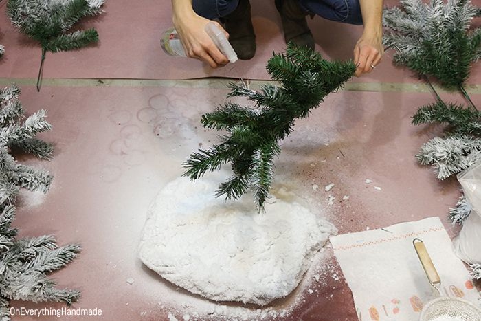 How to fluff a real christmas tree