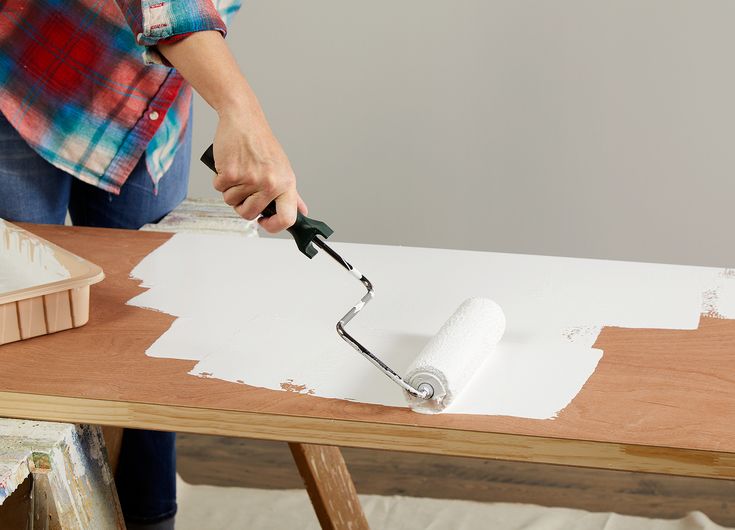 How to use a roller for painting