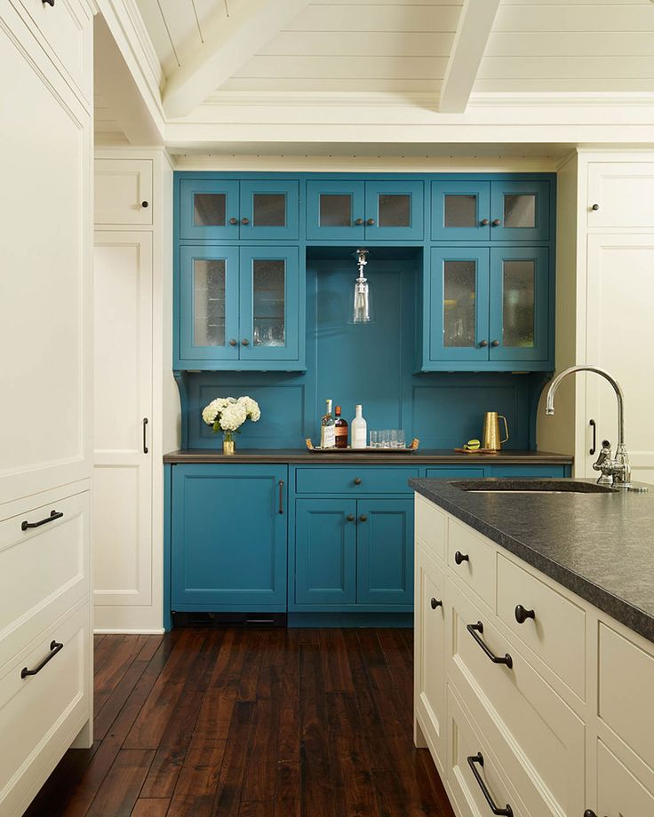 Cottage kitchen colors