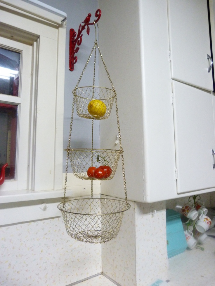 Small hanging basket