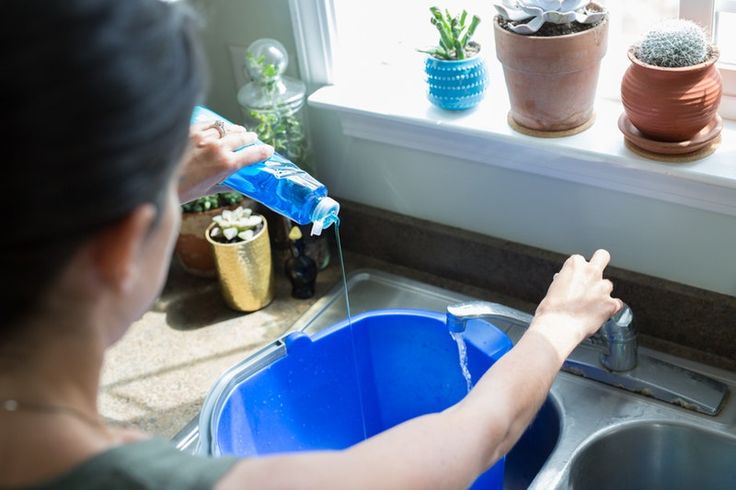 How to clean kitchen grease from cabinets