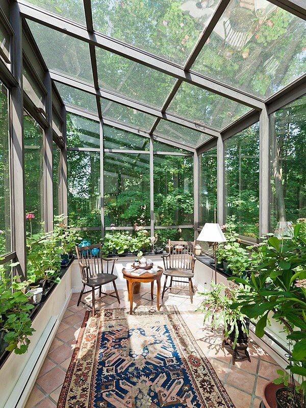 Pictures of a sunroom