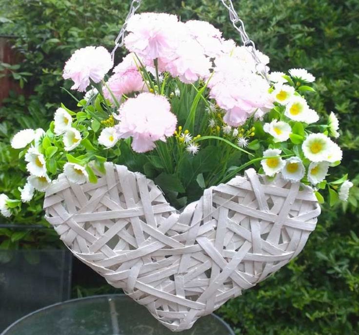 Flowering hanging baskets for shade