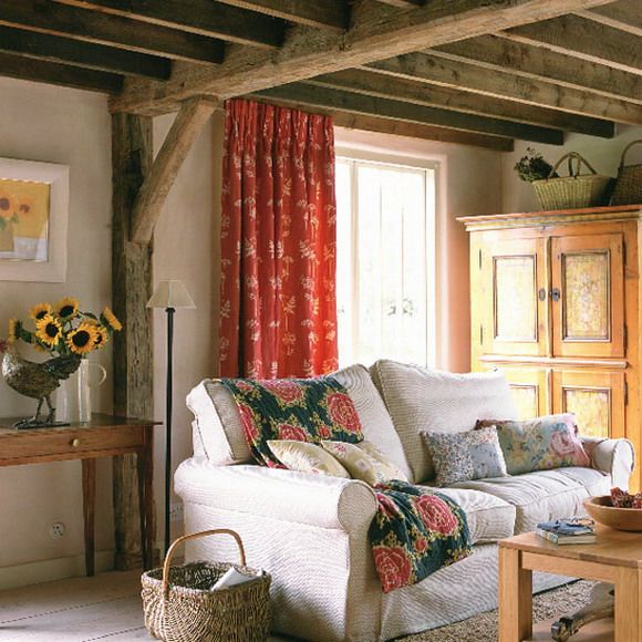 Country decorated rooms