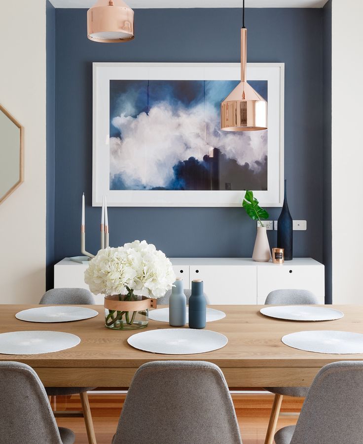 Light blue dining room walls