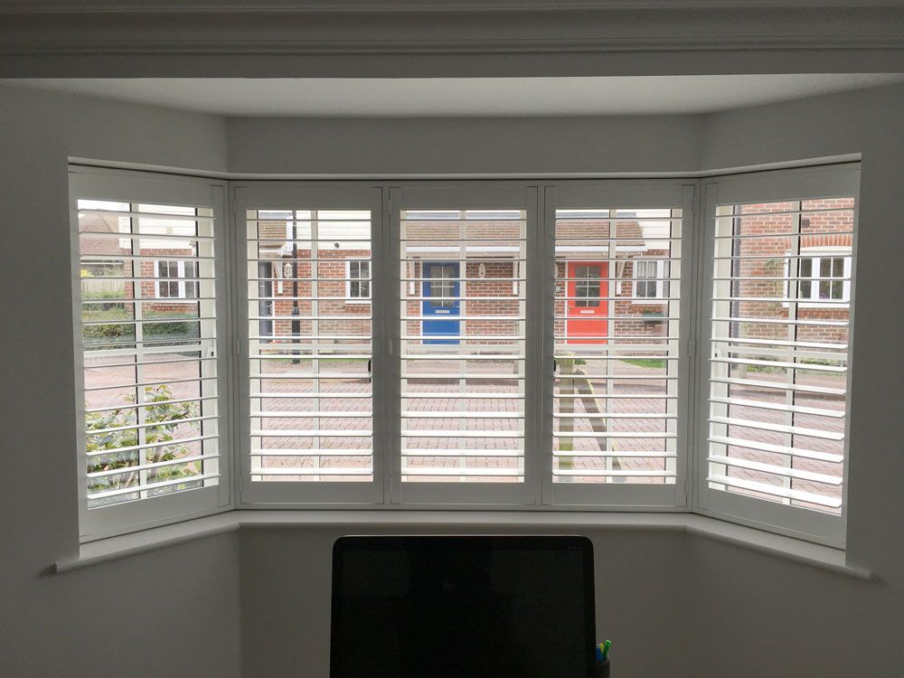 Shutter on bay window