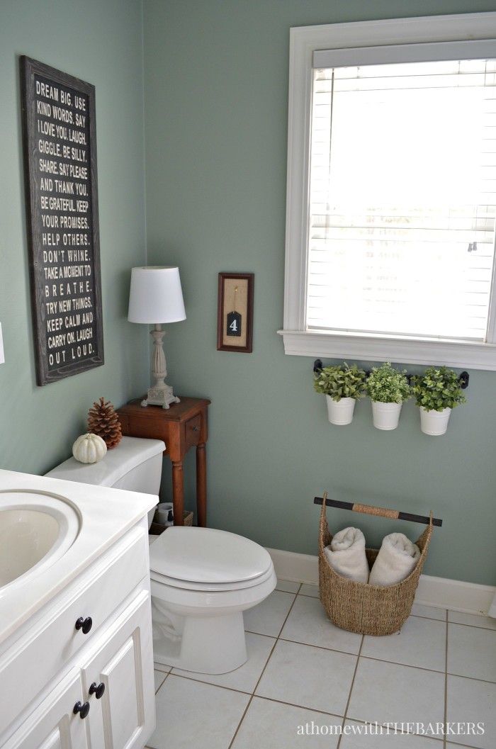 Color scheme for a small bathroom