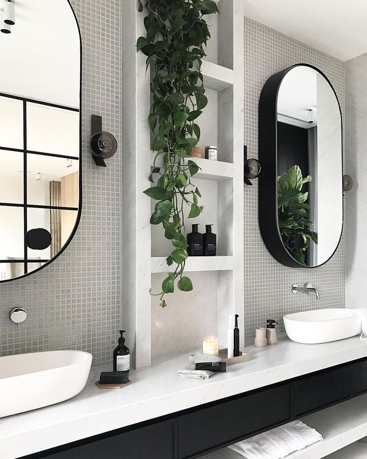 How to make a bathroom look bigger with tiles