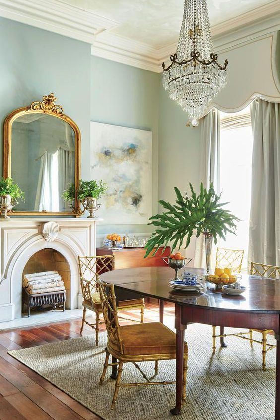 Traditional dining room decorating