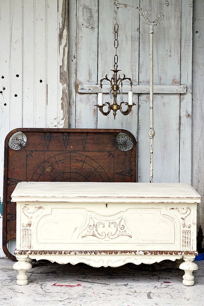 How to refurbish old wooden furniture