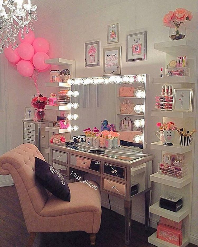 Small makeup room