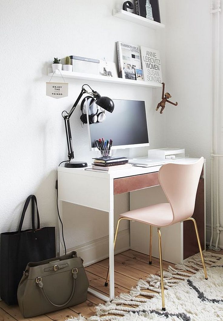 Desk in bedroom layout