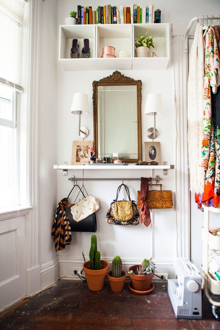 Studio apartment entryway ideas