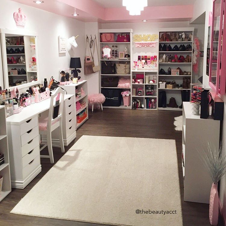 Bedroom makeup room