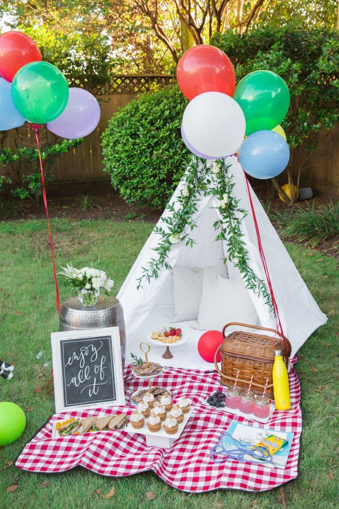 Backyard party decorations idea