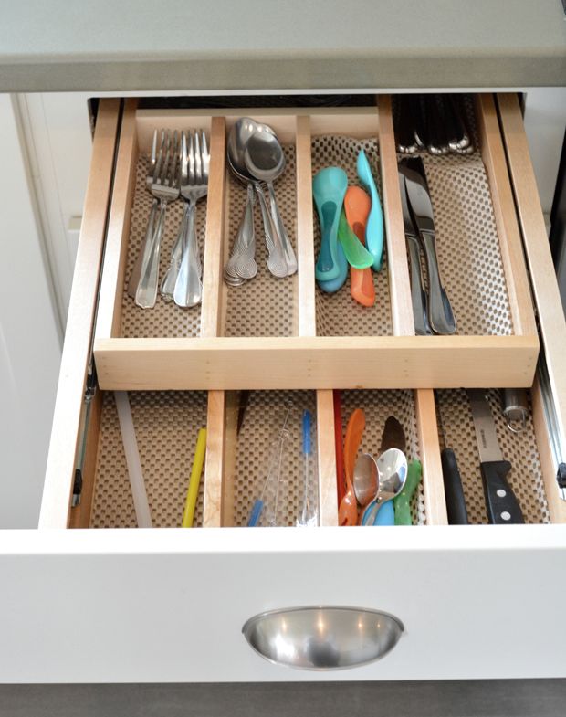 How to organize a kitchen drawer