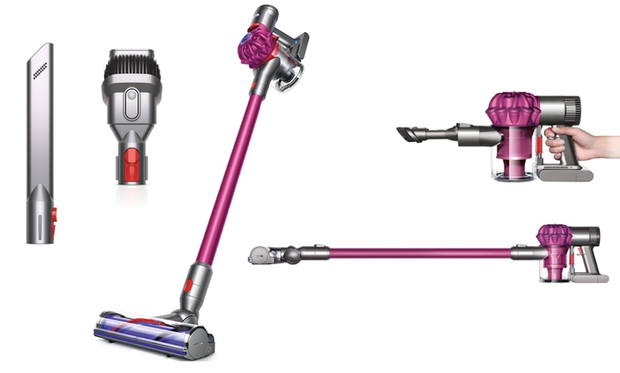 How does a dyson vacuum cleaner work