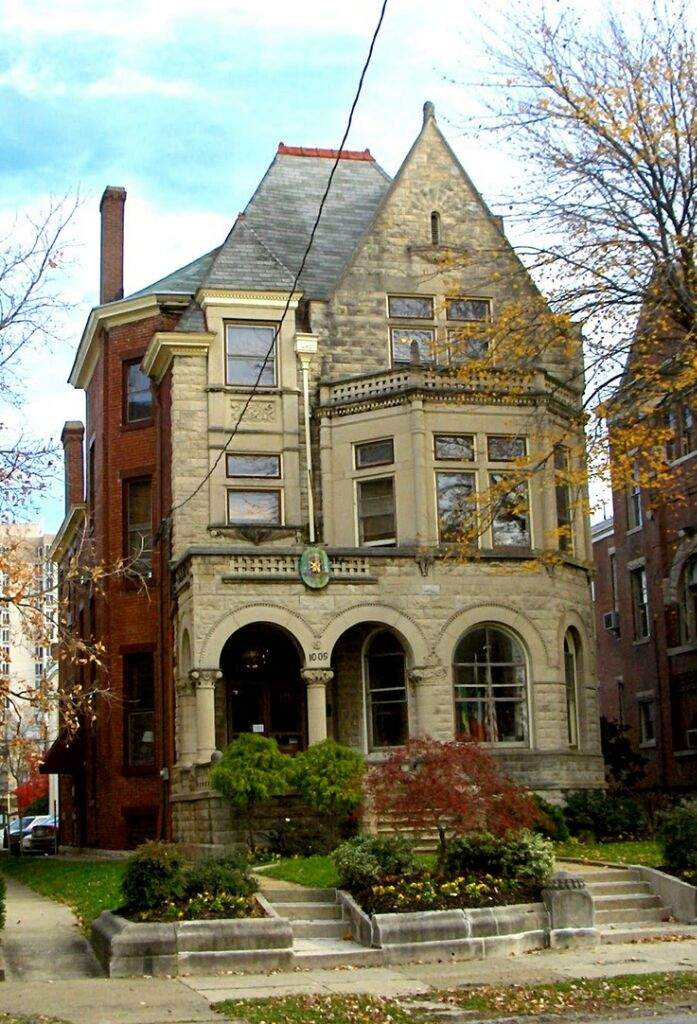 Edwardian architecture houses