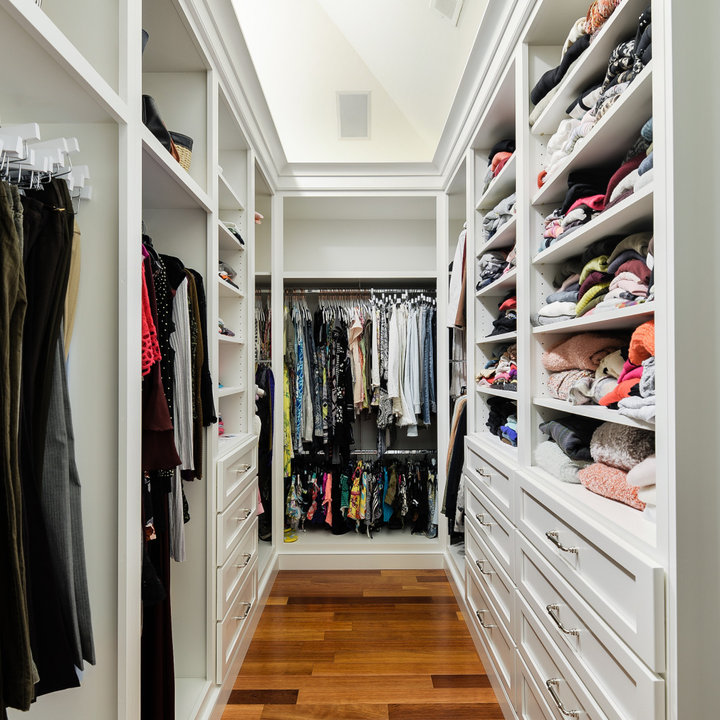 6X5 walk in closet design